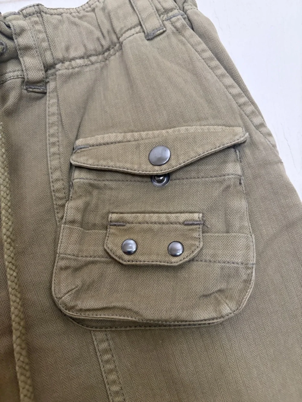 Free People/We The Free Olive Tahiti Pull On Cargo Pant. Worn Once! Like New! - Picture 6 of 10